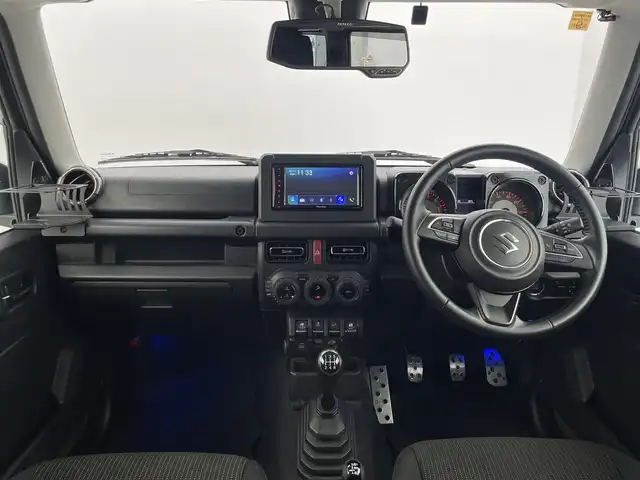 スズキ ジムニー XC 群馬県 2020(令2)年 5.1万km ジャングルグリーン rosso MODELLOマフラー/＝＝＝＝＝/4WD/5MT/7インチディスプレイオーディオ/・AM/FM/Bluetooth/AppleCarPlay/AndroidAuto/バックカメラ/前席シートヒーター/デュアルセンサーブレーキサポート/車線逸脱警報機能/ふらつき警報機能/誤発進抑制機能/ハイビームアシスト/先行車発進お知らせ機能/標識認識機能/ヒルディセントコントロール/TOYO OPEN COUNTRY ホワイトレタータイヤ(4本)/ETC/プッシュスタート/スマートキー/電動格納ミラー/ヘッドライトウォッシャー