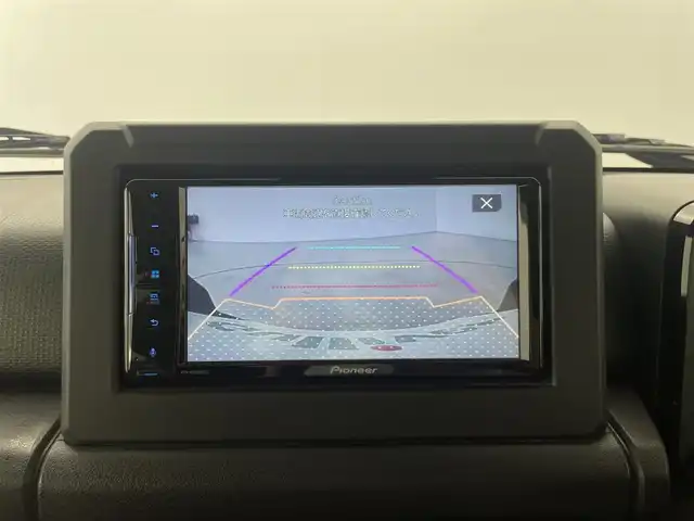スズキ ジムニー XC 群馬県 2020(令2)年 5.1万km ジャングルグリーン rosso MODELLOマフラー/＝＝＝＝＝/4WD/5MT/7インチディスプレイオーディオ/・AM/FM/Bluetooth/AppleCarPlay/AndroidAuto/バックカメラ/前席シートヒーター/デュアルセンサーブレーキサポート/車線逸脱警報機能/ふらつき警報機能/誤発進抑制機能/ハイビームアシスト/先行車発進お知らせ機能/標識認識機能/ヒルディセントコントロール/TOYO OPEN COUNTRY ホワイトレタータイヤ(4本)/ETC/プッシュスタート/スマートキー/電動格納ミラー/ヘッドライトウォッシャー
