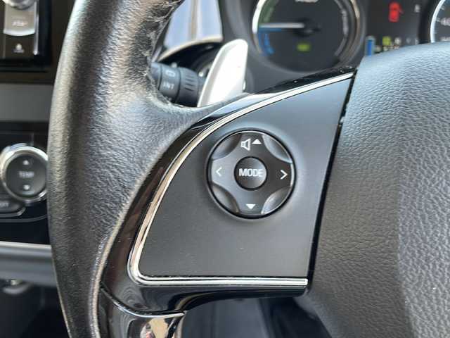 三菱 アウトランダー ＰＨＥＶ G セーフティパッケージ 福井県 2015(平27)年 8万km シルキーホワイト ワンオーナー/4WD/社外メモリナビゲーション/（CD/DVD/BT）/フルセグテレビ /バックカメラ/ミラー一体型ドライブレコーダー/純正18インチアルミホイール/AC100V/ハーフレザーシート/電動格納ミラー/シートヒーター /プリクラッシュセーフティ/レーンキープアシスト/アダプティブクルーズコントロール/パドルシフト/HIDヘッドライト/フォグランプ/スタリングリモコン/オートライト/ETC/スマートキー/プッシュスタート/保証書/取扱説明書