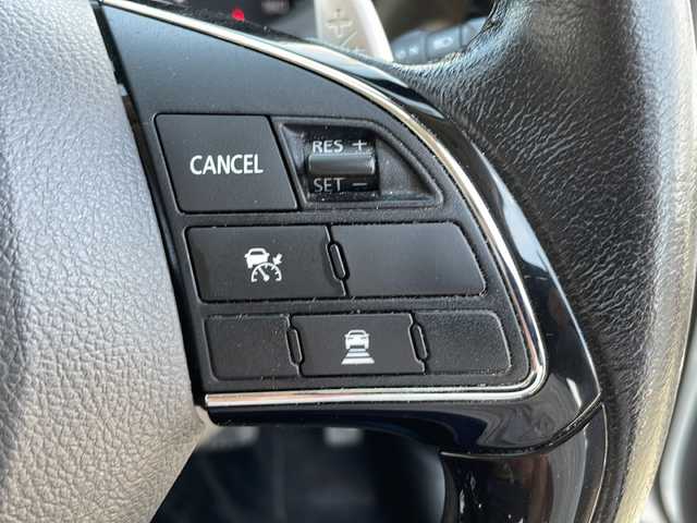三菱 アウトランダー ＰＨＥＶ G セーフティパッケージ 福井県 2015(平27)年 8万km シルキーホワイト ワンオーナー/4WD/社外メモリナビゲーション/（CD/DVD/BT）/フルセグテレビ /バックカメラ/ミラー一体型ドライブレコーダー/純正18インチアルミホイール/AC100V/ハーフレザーシート/電動格納ミラー/シートヒーター /プリクラッシュセーフティ/レーンキープアシスト/アダプティブクルーズコントロール/パドルシフト/HIDヘッドライト/フォグランプ/スタリングリモコン/オートライト/ETC/スマートキー/プッシュスタート/保証書/取扱説明書