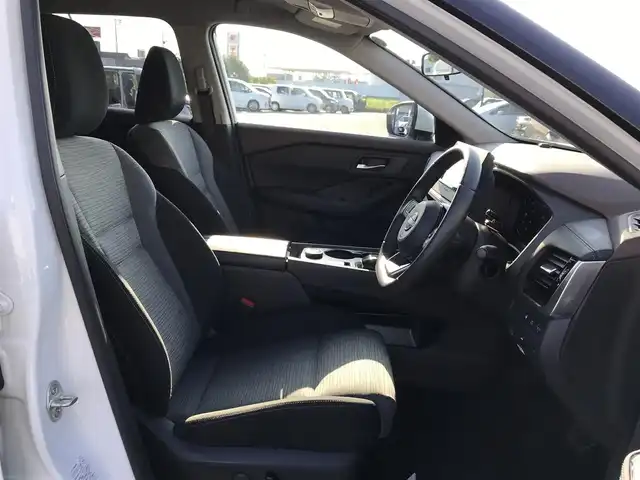 日産 エクストレイル X e－4ORCE 鳥取県 2023(令5)年 2万km ブリリアントホワイトパール ４・W・D　ターボ/社外ナビ/BT/CD/USB/バックカメラ・ETC/プロパイロット/エマージェンシーブレーキ/レーンキープアシスト/ブラインドスポットモニター/前後ドライブレコーダー/パワーバックドア/運転席パワーシート/前後席シートヒーター/LEDヘットライト/純正18インチアルミホイール/プッシュエンジンスタート/フロアマット