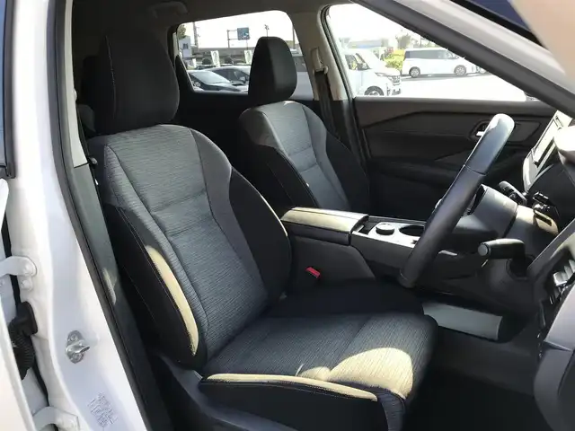 日産 エクストレイル X e－4ORCE 鳥取県 2023(令5)年 2万km ブリリアントホワイトパール ４・W・D　ターボ/社外ナビ/BT/CD/USB/バックカメラ・ETC/プロパイロット/エマージェンシーブレーキ/レーンキープアシスト/ブラインドスポットモニター/前後ドライブレコーダー/パワーバックドア/運転席パワーシート/前後席シートヒーター/LEDヘットライト/純正18インチアルミホイール/プッシュエンジンスタート/フロアマット