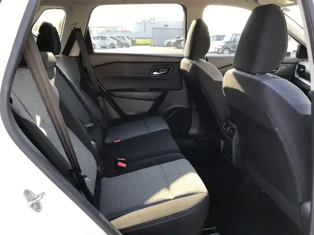 日産 エクストレイル X e－4ORCE 鳥取県 2023(令5)年 2万km ブリリアントホワイトパール ４・W・D　ターボ/社外ナビ/BT/CD/USB/バックカメラ・ETC/プロパイロット/エマージェンシーブレーキ/レーンキープアシスト/ブラインドスポットモニター/前後ドライブレコーダー/パワーバックドア/運転席パワーシート/前後席シートヒーター/LEDヘットライト/純正18インチアルミホイール/プッシュエンジンスタート/フロアマット
