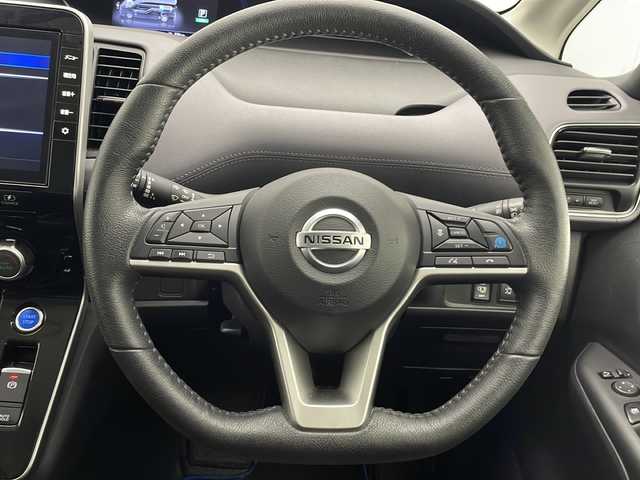 日産 セレナ e－パワー HWS V アーバンクロム 宮崎県 2021(令3)年 3.3万km ワインⅡ 純正ナビ/AM/FM/CD/DVD/Bluetooth/デジタルインナーミラー/プロパイロット/両側電動スライドドア/ステアリングスイッチ/ドライブレコーダー/アラウンドビューカメラ/電動サイドブレーキ/電動格納サイドミラー/シートヒーター/オートライト/フロアマット/サイドバイザー/ETC