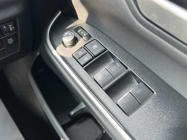 トヨタ ヴォクシー S－Z 三重県 2022(令4)年 3.4万km アティチュードブラックマイカ 純正10.5型ナビ/バックカメラ/前席シートヒーター/WAC/前後ドライブレコーダー/両側パワースライドドア/ビルトインETC2.0/レーダークルーズコントロール/ステアリングリモコン/ハーフレザーシート/オートハイビーム/TVキャンセラー/LEDヘッドライト/電動格納ミラー/禁煙車