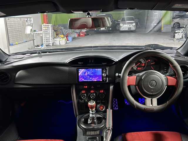 トヨタ ８６ GT リミテッド 沖縄県 2015(平27)年 7.2万km クリスタルブラックシリカ 禁煙車/6速MT/社外ナビ/AM/FM/CD/DVD/フルセグTV/Bluetooth/HDMI/バックカメラ/ハーフレザーシート/革巻きステアリング/ETC/純正フロアマット/純正17インチアルミホイール/BLTZ車高調前後/オートライト/LEDヘッドライト/スマートキー