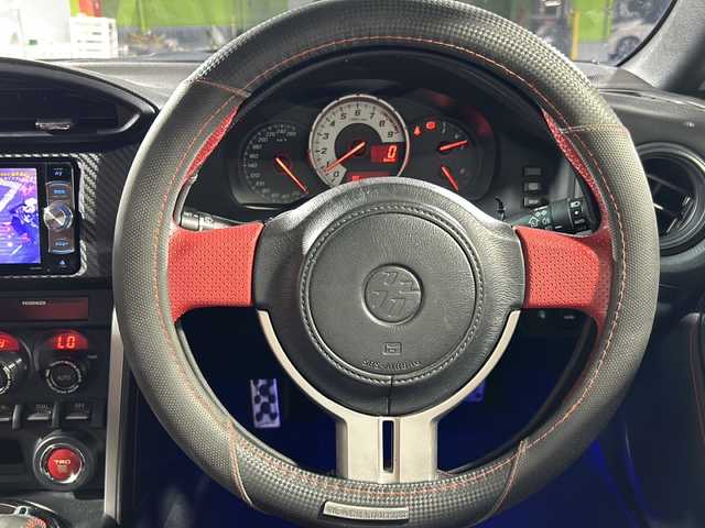 トヨタ ８６ GT リミテッド 沖縄県 2015(平27)年 7.2万km クリスタルブラックシリカ 禁煙車/6速MT/社外ナビ/AM/FM/CD/DVD/フルセグTV/Bluetooth/HDMI/バックカメラ/ハーフレザーシート/革巻きステアリング/ETC/純正フロアマット/純正17インチアルミホイール/BLTZ車高調前後/オートライト/LEDヘッドライト/スマートキー