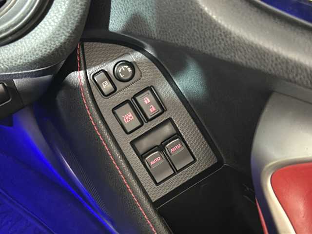 トヨタ ８６ GT リミテッド 沖縄県 2015(平27)年 7.2万km クリスタルブラックシリカ 禁煙車/6速MT/社外ナビ/AM/FM/CD/DVD/フルセグTV/Bluetooth/HDMI/バックカメラ/ハーフレザーシート/革巻きステアリング/ETC/純正フロアマット/純正17インチアルミホイール/BLTZ車高調前後/オートライト/LEDヘッドライト/スマートキー