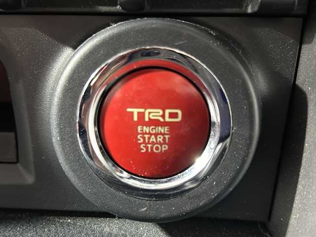 トヨタ ８６ GT リミテッド 沖縄県 2015(平27)年 7.2万km クリスタルブラックシリカ 禁煙車/6速MT/社外ナビ/AM/FM/CD/DVD/フルセグTV/Bluetooth/HDMI/バックカメラ/ハーフレザーシート/革巻きステアリング/ETC/純正フロアマット/純正17インチアルミホイール/BLTZ車高調前後/オートライト/LEDヘッドライト/スマートキー