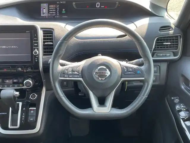 日産 セレナ オーテック スポーツスペック 千葉県 2018(平30)年 6.4万km ダイヤモンドブラック 純正9インチナビ/(フルセグTV/BT/CD/DVD/FM/AM/Blu-ray)/全周囲カメラ/プロパイロット/デジタルインナーミラー/フリップダウンモニター/ドライブレコーダー/両側パワースライドドア/ハンズフリーオートスライドドア/横滑り防止装置/ETC/アイドリングストップ/LEDヘッドライト/フォグランプ/オートライト/ウィンカーミラー/電動格納ミラー/純正17インチAW/プッシュスタート/スマートキー/フロアマット