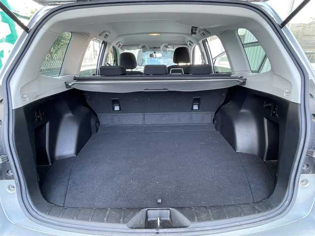 スバル フォレスター 2．0i－L アイサイト 道東・釧路十勝 2016(平28)年 7.2万km アイスシルバーメタリック ４WD/カロツェリアナビ/＜フルセグ/CD/DVD/SD/BT/USB＞/バックカメラ/アイサイト /＜追従クルコン/誤発進抑制制御/プリクラッシュブレーキ＞/ＥＴＣ/ＸＭＯＤＥ/シートヒーター/パワーシート/パドルシフト/純正フロアナビ/ドアバイザー/車線逸脱警報システム