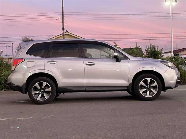 スバル フォレスター 2．0i－L アイサイト 道東・釧路十勝 2016(平28)年 7.2万km アイスシルバーメタリック ４WD/カロツェリアナビ/＜フルセグ/CD/DVD/SD/BT/USB＞/バックカメラ/アイサイト /＜追従クルコン/誤発進抑制制御/プリクラッシュブレーキ＞/ＥＴＣ/ＸＭＯＤＥ/シートヒーター/パワーシート/パドルシフト/純正フロアナビ/ドアバイザー/車線逸脱警報システム