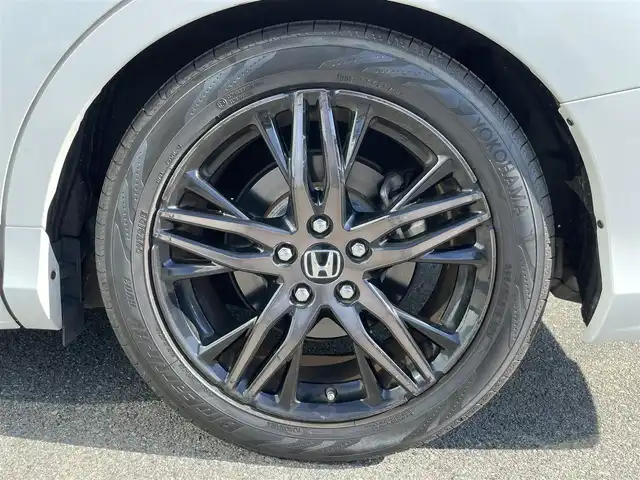 ホンダ オデッセイ アブソルート EX 大阪府 2021(令3)年 6.9万km プラチナホワイトパール 純正１０インチプレミアムインターナビ　/   フルセグＴＶ/CD/DVD/Bluetooth/USB　/全方位モニター　/純正１１．６インチ後席モニター　/ブラインドスポットモニター/クリアランスソナー/前席シートヒーター　/両側パワースライドドア　/レーダークルーズコントロール/レーンキープアシスト/アイドリングストップ　/電動リアゲート　/前席パワーシート/前後ドライブレコーダー/オットマン/純正18インチアルミホイール/エンジンスターター/純正フロアマット/プッシュスタート/スマートキー/ビルトインＥＴＣ２．０　/ＬＥＤ