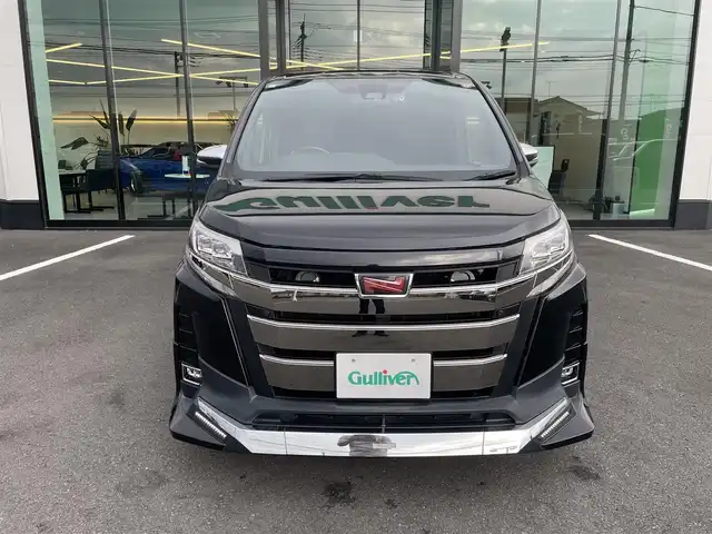 トヨタ ノア Si ダブルバイビーⅢ 栃木県 2020(令2)年 5.4万km ブラック ワンオーナー/TRDエアロ（F/S/R）/純正9インチナビ/バックカメラ/Bluetoothオーディオ/DVD再生機能/フルセグTV走行中視聴可/ステアリングリモコン/USB入力端子×2/純正12.1インチフリップダウンモニター/トヨタセーフティセンス/クルーズコントロール/クリアランスソナー /両側パワースライドドア /ハーフレザーシート/LEDヘッドライト/シーケンシャルウインカー/スマートキー×2