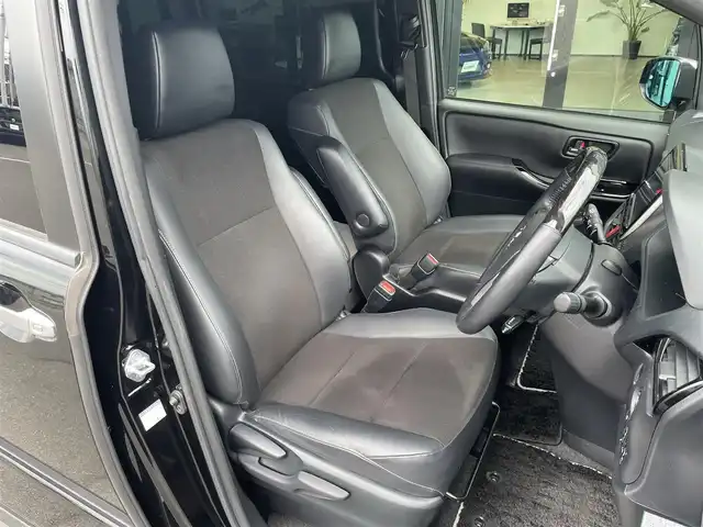 トヨタ ノア Si ダブルバイビーⅢ 栃木県 2020(令2)年 5.4万km ブラック ワンオーナー/TRDエアロ（F/S/R）/純正9インチナビ/バックカメラ/Bluetoothオーディオ/DVD再生機能/フルセグTV走行中視聴可/ステアリングリモコン/USB入力端子×2/純正12.1インチフリップダウンモニター/トヨタセーフティセンス/クルーズコントロール/クリアランスソナー /両側パワースライドドア /ハーフレザーシート/LEDヘッドライト/シーケンシャルウインカー/スマートキー×2