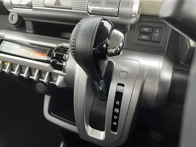 スズキ クロスビー HYBRID MZ 鳥取県 2019(平31)年 5万km キャラバンアイボリーパールメタリック/ホワイト 2トーンルーフ ツートーンカラー/ルーフホワイト/４・W・D  ターボ車/純正8インチナビ/フルセグ/CD/DVD/BT/USB/全方位モニター・ETC/ドライブレコーダー/レーダーブレーキサポート/レーンキープアシスト/クリアランスソナー/クルーズコントロール/パドルシフト/前席シートヒーター/LEDヘットライト/純正16インチアルミホイール/プッシュエンジンスタート/アイドリングストップ/スペアキー