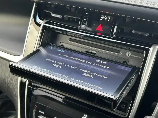 トヨタ ハリアー ハイブリッド プレミアム 道南・函館 2017(平29)年 4.1万km スパークリングブラックパールクリスタルシャイン /純正SDナビ//フルセグTV//ドライブレコーダー//ETC//パワーバックドア//ハーフレザーシート//前席パワーシート//プリクラッシュセーフティ//レーダークルーズコントロール//レーンディパーチャーアラート//オートマチックハイビーム//LEDヘッドライト//オートライト//スマートキー//エンジンプッシュスタート