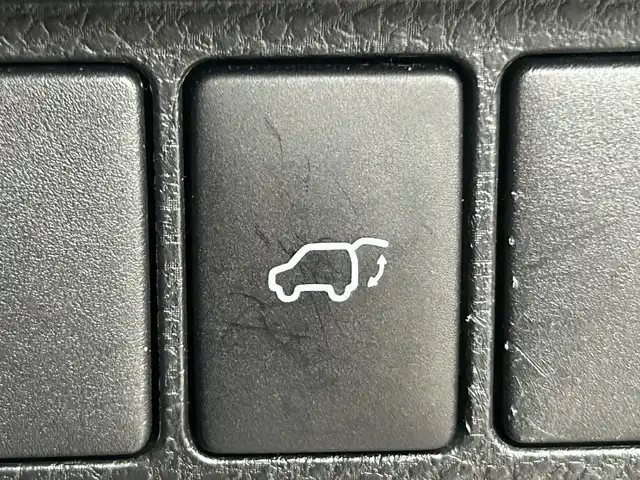 トヨタ ハリアー ハイブリッド プレミアム 道南・函館 2017(平29)年 4.1万km スパークリングブラックパールクリスタルシャイン /純正SDナビ//フルセグTV//ドライブレコーダー//ETC//パワーバックドア//ハーフレザーシート//前席パワーシート//プリクラッシュセーフティ//レーダークルーズコントロール//レーンディパーチャーアラート//オートマチックハイビーム//LEDヘッドライト//オートライト//スマートキー//エンジンプッシュスタート