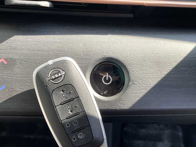 日産 アリア B6 愛知県 2023(令5)年 1.3万km ダークメタルグレー プロパイロット2.0/純正12.4型ディスプレイオーディオナビ/全方位カメラ/レーダークルーズコントロール/シートヒーター/バックカメラ/電動リアゲート/パワーシート/ヘッドアップディスプレイ/コーナーセンサー/ETC2.0/純正アルミホイール/ブラインドスポットモニター/LEDヘッドライト/ステアリングヒーター/インテリジェントミラー/オートマチックハイビーム/衝突軽減システム/フルセグ/Bluetooth/ドライブレコーダー/ステアリングスイッチ/スマートキー/プッシュスタート