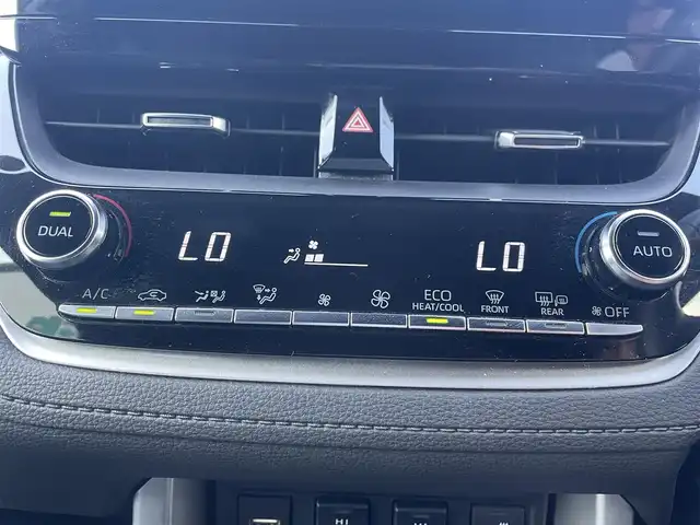 トヨタ カローラ クロス ハイブリッド Z 島根県 2022(令4)年 3万km プラチナホワイトパールマイカ 登録時走行距離29583km/保証書/取扱説明書/純正９インチナビ（フルセグTV・Bluetooth・FM・AM）/前後ドライブレコーダー/前後コーナーセンサー/全周囲カメラ/パワーシート（運転席）/前席シートヒーター/ステアリングヒーター/電動リアゲート/衝突被害軽減システム/純正１８インチAW/ETC