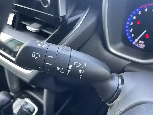 トヨタ カローラ クロス ハイブリッド Z 島根県 2022(令4)年 3万km プラチナホワイトパールマイカ 登録時走行距離29583km/保証書/取扱説明書/純正９インチナビ（フルセグTV・Bluetooth・FM・AM）/前後ドライブレコーダー/前後コーナーセンサー/全周囲カメラ/パワーシート（運転席）/前席シートヒーター/ステアリングヒーター/電動リアゲート/衝突被害軽減システム/純正１８インチAW/ETC