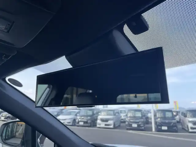 トヨタ カローラ クロス ハイブリッド Z 島根県 2022(令4)年 3万km プラチナホワイトパールマイカ 登録時走行距離29583km/保証書/取扱説明書/純正９インチナビ（フルセグTV・Bluetooth・FM・AM）/前後ドライブレコーダー/前後コーナーセンサー/全周囲カメラ/パワーシート（運転席）/前席シートヒーター/ステアリングヒーター/電動リアゲート/衝突被害軽減システム/純正１８インチAW/ETC