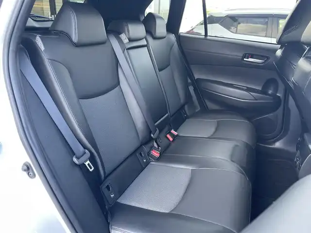 トヨタ カローラ クロス ハイブリッド Z 島根県 2022(令4)年 3万km プラチナホワイトパールマイカ 登録時走行距離29583km/保証書/取扱説明書/純正９インチナビ（フルセグTV・Bluetooth・FM・AM）/前後ドライブレコーダー/前後コーナーセンサー/全周囲カメラ/パワーシート（運転席）/前席シートヒーター/ステアリングヒーター/電動リアゲート/衝突被害軽減システム/純正１８インチAW/ETC