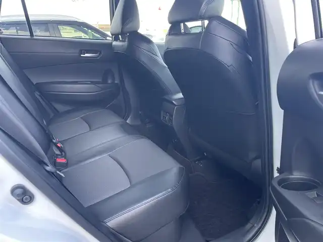 トヨタ カローラ クロス ハイブリッド Z 島根県 2022(令4)年 3万km プラチナホワイトパールマイカ 登録時走行距離29583km/保証書/取扱説明書/純正９インチナビ（フルセグTV・Bluetooth・FM・AM）/前後ドライブレコーダー/前後コーナーセンサー/全周囲カメラ/パワーシート（運転席）/前席シートヒーター/ステアリングヒーター/電動リアゲート/衝突被害軽減システム/純正１８インチAW/ETC