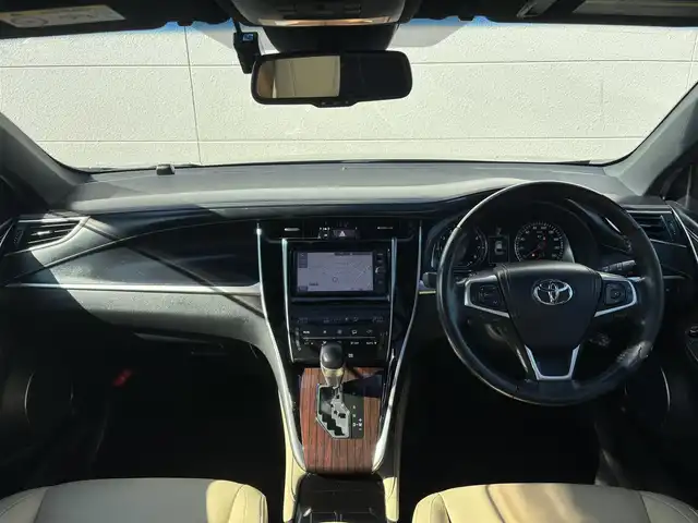 トヨタ ハリアー プレミアム 茨城県 2017(平29)年 6.1万km ダークブラウンM 純正ナビ(NSZT-W66T)/ (FM/AM/TV/CD/DVD/Bluetooth)/バックカメラ/レーダークルーズコントロール/サンルーフ/ETC2.0/レザーシート/パワーシート(D席)/ドライブレコーダー(前方)/コーナーセンサー/LEDヘッドライト/フォグランプ/プリクラッシュセーフティ/オートマッチクハイビーム/純正アルミホイール