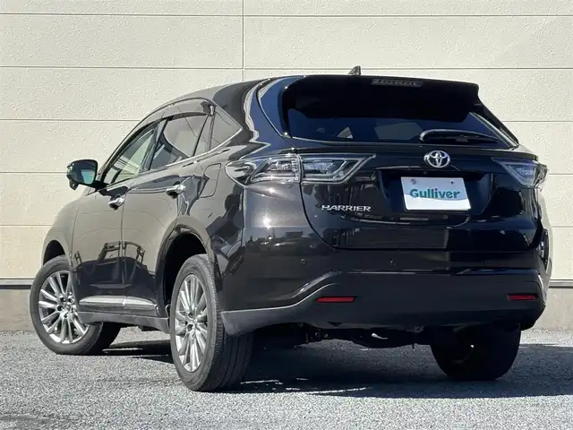 トヨタ ハリアー プレミアム 茨城県 2017(平29)年 6.1万km ダークブラウンM 純正ナビ(NSZT-W66T)/ (FM/AM/TV/CD/DVD/Bluetooth)/バックカメラ/レーダークルーズコントロール/サンルーフ/ETC2.0/レザーシート/パワーシート(D席)/ドライブレコーダー(前方)/コーナーセンサー/LEDヘッドライト/フォグランプ/プリクラッシュセーフティ/オートマッチクハイビーム/純正アルミホイール