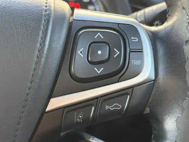 トヨタ ハリアー プレミアム 茨城県 2017(平29)年 6.1万km ダークブラウンM 純正ナビ(NSZT-W66T)/ (FM/AM/TV/CD/DVD/Bluetooth)/バックカメラ/レーダークルーズコントロール/サンルーフ/ETC2.0/レザーシート/パワーシート(D席)/ドライブレコーダー(前方)/コーナーセンサー/LEDヘッドライト/フォグランプ/プリクラッシュセーフティ/オートマッチクハイビーム/純正アルミホイール