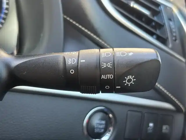 トヨタ ハリアー プレミアム 茨城県 2017(平29)年 6.1万km ダークブラウンM 純正ナビ(NSZT-W66T)/ (FM/AM/TV/CD/DVD/Bluetooth)/バックカメラ/レーダークルーズコントロール/サンルーフ/ETC2.0/レザーシート/パワーシート(D席)/ドライブレコーダー(前方)/コーナーセンサー/LEDヘッドライト/フォグランプ/プリクラッシュセーフティ/オートマッチクハイビーム/純正アルミホイール