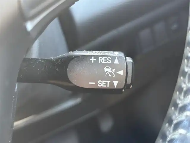 トヨタ ハリアー プレミアム 茨城県 2017(平29)年 6.1万km ダークブラウンM 純正ナビ(NSZT-W66T)/ (FM/AM/TV/CD/DVD/Bluetooth)/バックカメラ/レーダークルーズコントロール/サンルーフ/ETC2.0/レザーシート/パワーシート(D席)/ドライブレコーダー(前方)/コーナーセンサー/LEDヘッドライト/フォグランプ/プリクラッシュセーフティ/オートマッチクハイビーム/純正アルミホイール