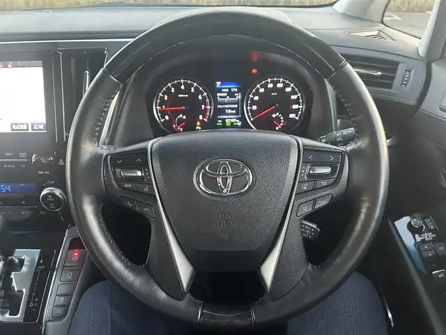 トヨタ アルファード S Cパッケージ 岡山県 2019(平31)年 6.3万km ホワイトパールクリスタルシャイン 登録時走行距離62107km/ダブルサンルーフ/JBLプレミアムサウンド/純正9インチナビ/フルセグTV(AM/FM/CD/DVD/Bluetooth)/純正12.1インチフリップダウンモニター/全方位カメラ/両側パワースライドドア/ビルトインETC2.0/ドライブレコーダー/パワーバックドア/トヨタセーフティセンス/・ブラインドスポットモニター/・プリクラッシュセーフティ/・レーダークルーズコントロール/・オートマチックハイビーム/・レーンディバーチャーアラート/オートブレーキホールド/横滑り防止装置/本革シート/D/N席シートヒーター/D/N席ベンチレーション/ステアリングヒーター/オットマン/18インチ純正AW/純正フロアマット