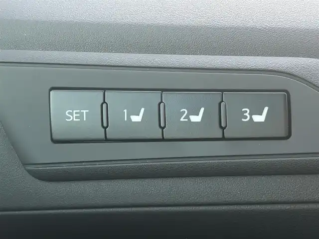 トヨタ アルファード S Cパッケージ 岡山県 2019(平31)年 6.3万km ホワイトパールクリスタルシャイン 登録時走行距離62107km/ダブルサンルーフ/JBLプレミアムサウンド/純正9インチナビ/フルセグTV(AM/FM/CD/DVD/Bluetooth)/純正12.1インチフリップダウンモニター/全方位カメラ/両側パワースライドドア/ビルトインETC2.0/ドライブレコーダー/パワーバックドア/トヨタセーフティセンス/・ブラインドスポットモニター/・プリクラッシュセーフティ/・レーダークルーズコントロール/・オートマチックハイビーム/・レーンディバーチャーアラート/オートブレーキホールド/横滑り防止装置/本革シート/D/N席シートヒーター/D/N席ベンチレーション/ステアリングヒーター/オットマン/18インチ純正AW/純正フロアマット