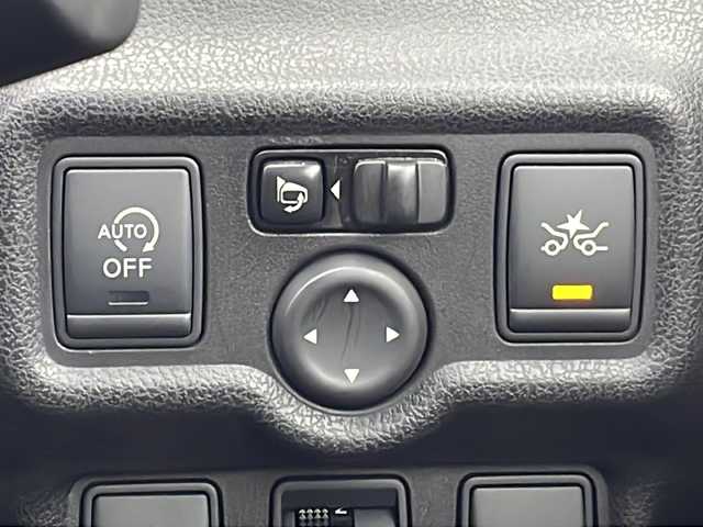 日産 ノート X 沖縄県 2016(平28)年 1.4万km ワイン 純正オプションナビ　/フルセグＴＶ　/オーディオ（Ｂｌｕｅｔｏｏｔｈ、ＣＤ、ＳＤ）/ＥＴＣ　/ステアリングスイッチ　/スマートキー　/プッシュスタート　/エマージェンシーブレーキ