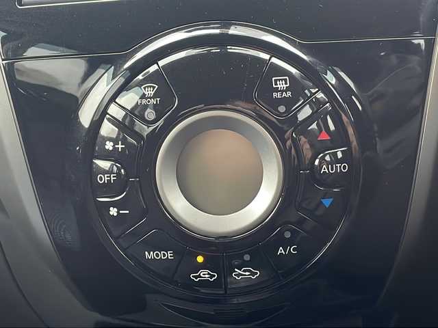 日産 ノート X 沖縄県 2016(平28)年 1.4万km ワイン 純正オプションナビ　/フルセグＴＶ　/オーディオ（Ｂｌｕｅｔｏｏｔｈ、ＣＤ、ＳＤ）/ＥＴＣ　/ステアリングスイッチ　/スマートキー　/プッシュスタート　/エマージェンシーブレーキ