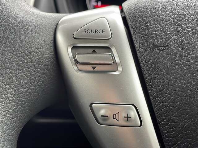 日産 ノート X 沖縄県 2016(平28)年 1.4万km ワイン 純正オプションナビ　/フルセグＴＶ　/オーディオ（Ｂｌｕｅｔｏｏｔｈ、ＣＤ、ＳＤ）/ＥＴＣ　/ステアリングスイッチ　/スマートキー　/プッシュスタート　/エマージェンシーブレーキ