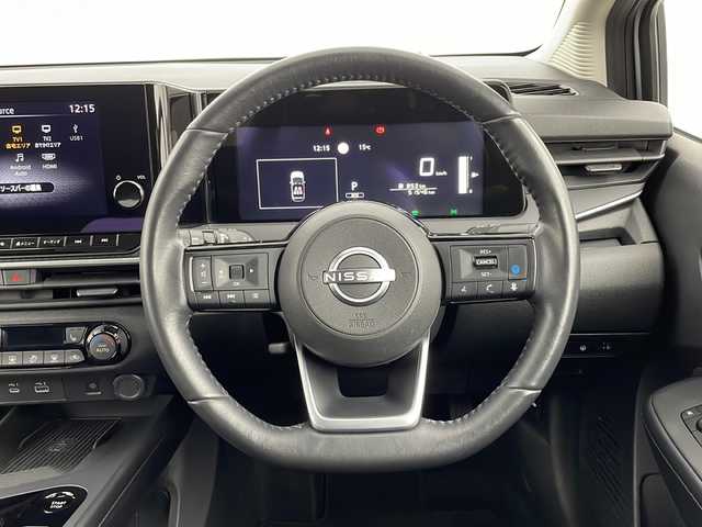 日産 ノート X FOUR 新潟県 2022(令4)年 5.2万km ブリリアントシルバー 4WD/プロパイロット/純正ナビ/　　フルセグ/BT/HDMI/AppleCarPlay/AndroidAuto/アラウンドビューモニター/レーダークルーズコントロール/オートライト/オートマチックハイビーム/シートヒーター/ブラインドスポットモニター/デジタルインナーミラー/ステアリングスイッチ/USBポート/TypeCポート/置くだけ充電/スマートキー