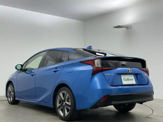 トヨタ プリウス S ツーリングセレクション 岡山県 2019(平31)年 7.3万km ブルーM 純正９インチメモリナビゲーション		/【フルセグ/Bluetooth/DVD/MSV】		/バックカメラ	/純正17inアルミホイール+サマータイヤ：装着				/レーダークルーズコントロール		/ビルトインETC２．０	/LEDヘッドライト（AUTO機能付き）/オートハイビーム		/シートヒーター		/横滑り防止機能		/衝突軽減システム		/車線逸脱防止システム		/ドライブレコーダー				/ステアリングスイッチ		/プッシュスタート		/コーナーセンサー				/フロアマット				/スペアキー×１		/取扱説明書