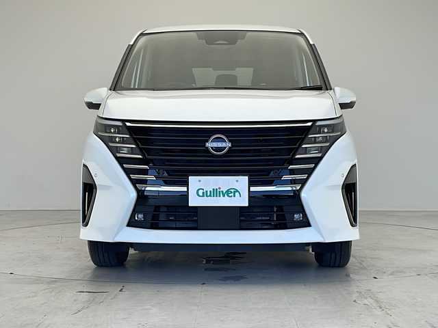 日産 セレナ e－パワー ハイウェイスター V 愛知県 2025(令7)年 0.1千km プリズムホワイト 登録済未使用車/衝突軽減システム/プロパイロット/純正12.3型ディズプレイオーディオ　ナビあり/全方位カメラ/両側パワースライドドア/レーダークルーズコントロール/フルセグ/Bluetooth/バックカメラ/イージーオープン機能/コーナーセンサー/純正アルミホイール/ETC2.0/ブラインドスポットモニター/LEDヘッドライト/インテリジェントミラー/オートマチックハイビーム/置くだけ充電機/ドライブレコーダー/ステアリングスイッチ/スマートキー/プッシュスタート
