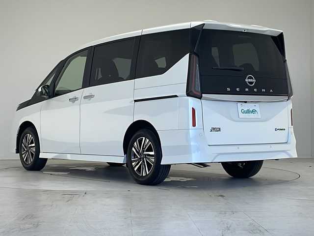 日産 セレナ e－パワー ハイウェイスター V 愛知県 2025(令7)年 0.1千km プリズムホワイト 登録済未使用車/衝突軽減システム/プロパイロット/純正12.3型ディズプレイオーディオ　ナビあり/全方位カメラ/両側パワースライドドア/レーダークルーズコントロール/フルセグ/Bluetooth/バックカメラ/イージーオープン機能/コーナーセンサー/純正アルミホイール/ETC2.0/ブラインドスポットモニター/LEDヘッドライト/インテリジェントミラー/オートマチックハイビーム/置くだけ充電機/ドライブレコーダー/ステアリングスイッチ/スマートキー/プッシュスタート