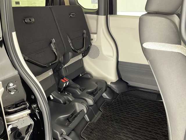 ホンダ Ｎ ＢＯＸ 宮崎県 2024(令6)年 0.4万km クリスタルブラックパール 禁煙車/片側パワースライドドア/純正8インチナビゲーション/（フルセグTV/BT/USB/ipod/HDMI）/純正バックカメラ/純正ビルトインETC/純正前後どらいぶ/ホンダセンシング/・衝突軽減ブレーキ（CMBS）/・先行車発進お知らせ機能/・歩行者事故低減ステアリング/・路外逸脱抑制機能/・標識認識機能/・渋滞追従機能付アダプティブクルーズコントロール（ACC）/・車線維持支援システム（LKAS）/・誤発進抑制機能/・後方誤発進抑制機能/・近距離衝突軽減ブレーキ/・急アクセル抑制機能/・パーキングセンサーシステム/・オートハイビーム/LEDヘッドライト/電動パーキングブレーキ/オートブレーキホールド/プッシュスタート/スマートキー/リアサンシェード/純正フロアマット