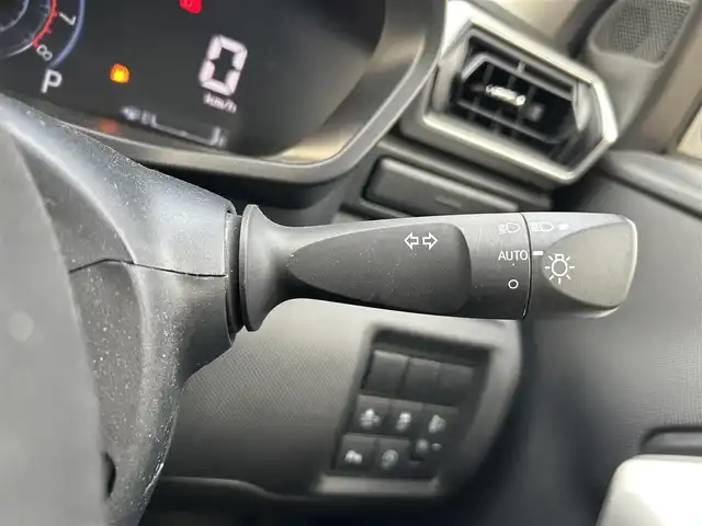 トヨタ ライズ G 静岡県 2020(令2)年 3.3万km ナチュラルベージュマイカM 純正9インチディスプレイオーディオ/・フルセグTV/・Bluetooth接続/・USB入力端子/・AppleCarPlay接続/スマートアシスト/・衝突警報機能/・衝突回避支援ブレーキ機能/・車線逸脱警報機能/・先行車発進告知機能/・標識認識機能/前後コーナーセンサー/バックカメラ/ETC/プッシュスタート/スマートキー/LEDオートライト・オートハイビーム/取扱説明書/保証書