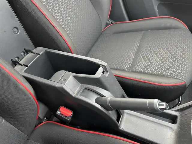トヨタ ライズ G 静岡県 2020(令2)年 3.3万km ナチュラルベージュマイカM 純正9インチディスプレイオーディオ/・フルセグTV/・Bluetooth接続/・USB入力端子/・AppleCarPlay接続/スマートアシスト/・衝突警報機能/・衝突回避支援ブレーキ機能/・車線逸脱警報機能/・先行車発進告知機能/・標識認識機能/前後コーナーセンサー/バックカメラ/ETC/プッシュスタート/スマートキー/LEDオートライト・オートハイビーム/取扱説明書/保証書