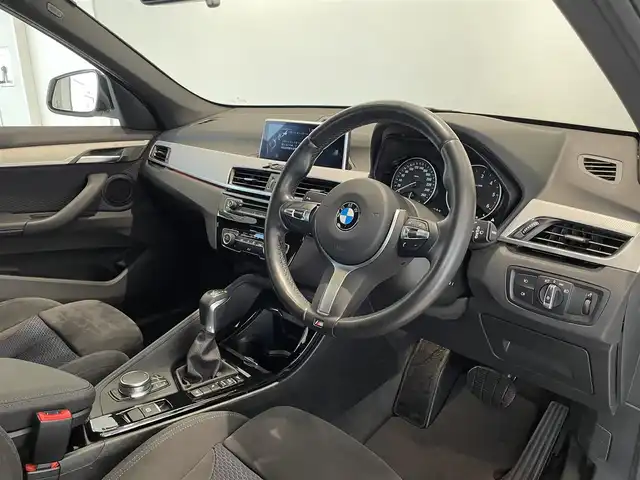 ＢＭＷ Ｘ１ xDrive 18d Mスポーツ 愛知県 2016(平28)年 3.1万km アルピンホワイトⅢ 純正ナビ　/Ｂｌｕｅｔｏｏｔｈ　/バックカメラ　/コーナーセンサー　/ＣＤ／ＤＶＤ　/ＨＤＤ　/インテリジェントセーフティ　/セレクトモード　/ミラー型ＥＴＣ　/ＬＥＤヘッドライト/パワーバックドア/プッシュスタート/ウィンカーミラー/アイドリングストップ