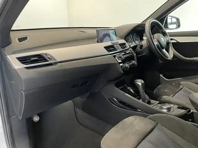 ＢＭＷ Ｘ１ xDrive 18d Mスポーツ 愛知県 2016(平28)年 3.1万km アルピンホワイトⅢ 純正ナビ　/Ｂｌｕｅｔｏｏｔｈ　/バックカメラ　/コーナーセンサー　/ＣＤ／ＤＶＤ　/ＨＤＤ　/インテリジェントセーフティ　/セレクトモード　/ミラー型ＥＴＣ　/ＬＥＤヘッドライト/パワーバックドア/プッシュスタート/ウィンカーミラー/アイドリングストップ