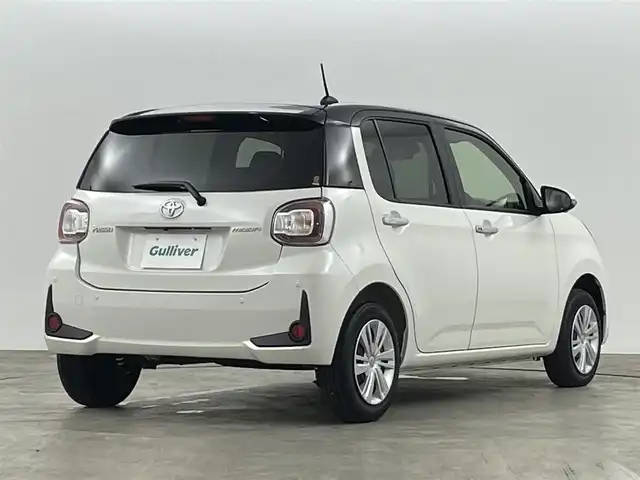 トヨタ パッソ モーダ　チャーム 福島県 2021(令3)年 0.5万km ブラックマイカメタリック/パールホワイト2トーン スマートアシスト /・衝突警報機能 /・衝突回避支援ブレーキ /・機能車線逸脱警報機能 /・先行車発進お知らせ機能/・発進抑制機能/純正ナビゲーション /型式：NSCN-W68/・Bluetooth/ワンセグTV/CD/AM・FM/AUX/・バックカメラ/ETC /ドライブレコーダー /シートヒーター/LEDライト/・フォグライト/・オートライト/・オートマチックハイビーム/プッシュスタート/・スマートキー/純正フロアマット/ドアバイザー