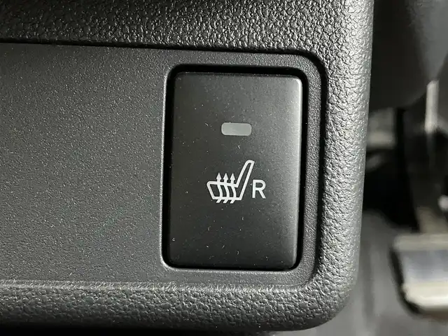 トヨタ パッソ モーダ　チャーム 福島県 2021(令3)年 0.5万km ブラックマイカメタリック/パールホワイト2トーン スマートアシスト /・衝突警報機能 /・衝突回避支援ブレーキ /・機能車線逸脱警報機能 /・先行車発進お知らせ機能/・発進抑制機能/純正ナビゲーション /型式：NSCN-W68/・Bluetooth/ワンセグTV/CD/AM・FM/AUX/・バックカメラ/ETC /ドライブレコーダー /シートヒーター/LEDライト/・フォグライト/・オートライト/・オートマチックハイビーム/プッシュスタート/・スマートキー/純正フロアマット/ドアバイザー