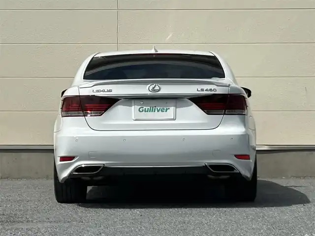 レクサス ＬＳ 460 Fスポーツ 茨城県 2015(平27)年 6万km ホワイトノーヴァガラスフレーク Fスポーツ/メーカーOPナビ/　(AM/FM/BT)/フルセグ/バックカメラ/ビルドインETC/三眼LEDヘッドライト/サンルーフ/パワーシート/ハンドルヒーター/黒革シート/シートヒーター/エアシート/クリアランスソナー/オートライト/純正フロアマット/純正20インチアルミホイール